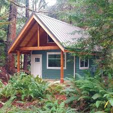 The redwood used in construction is locally sourced and milled from wood that has been harvested from salvaged lumber and logs cleared from the cabin sites here at lovett loop. Redwood Coast Cabin Rentals Fern Hook Vacation Cabins