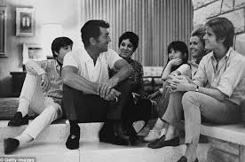 The official instagram of the legendary entertainer dean martin. Uncategorized Jess Waid