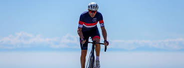 Hugh carthy hat sich mit einem starken solo den sieg auf der schlussetappe der 83. Tour De Suisse