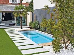 Kleinergarten Small Swimming Pool Small Backyard Patio Ideas Ceramic Tiles On The Grass Patc Back In 2020 Small Backyard Pools Small Pool Design Small Swimming Pools