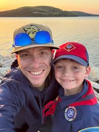 Do y'all know if they'll let me take my cane in the stadium?