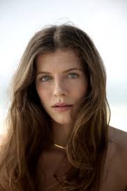 Martha Holm's Instagram, Twitter & Facebook