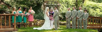 A Beautiful Ceremony Nw Portland Oregon Wedding Officiant Natural Ceremony Setting Portland Oregon Wedding Wedding Minister Oregon Wedding