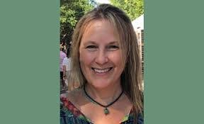 Gina Stratton's Instagram, Twitter & Facebook