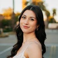 Leila Chapman's Instagram, Twitter & Facebook