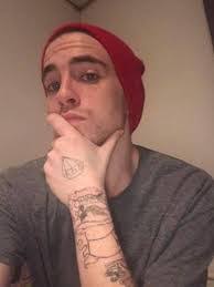 Anna Menke's Instagram, Twitter & Facebook