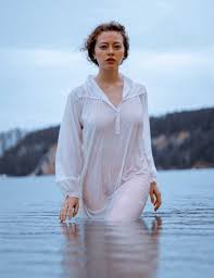 Голая Катерина Беккер(Женя из Тайной жизни)