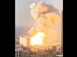 Explosão de flash de ação cômica. Bahia Noticias Noticia Incendio Em Deposito Gera Grande Explosao Na Capital Do Libano 04 08 2020