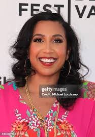 Leah Wright's Instagram, Twitter & Facebook