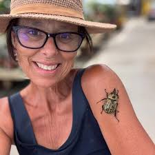 Happy Saturday! You never know what you will find at Thanksgiving Farms!  Keep an eye out for all the wildlife that calls our farm home. I found this  huge Eastern Hercules Beetle