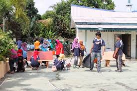 Membangun hubungan sosial yang baik dengan sesama merupakan salah satu kunci hidup rukun. Program Masih Ada Yang Sayang Di Rumah Anak Yatim Azie Kitchen
