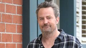 Matthew perry was photographed in good spirits on the set of don't look up, less than a month according to imdb, don't look up is a comedy — to be released in 2021 — about astronomers who. Matthew Perry Announces He And Molly Hurwitz Have Ended Their Engagement Knmb Fm