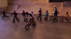 Bei parano garage arbeiten nur leute, die bmx lieben. Free Bmx Workshop Playground Skatehalle Aurich Parano Garage Backyard E V Youtube