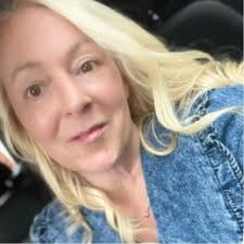 Since losing my parents, spending time with my precious sister over the  festive season is even more humbling and comforting. We've had a wonderful  time today! 🙏🏻 I am also eternally grateful