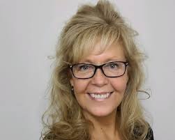 Catherine Huhn's Instagram, Twitter & Facebook