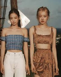 Blackpink members reportedly have been busy working on their solo projects. Blackpink Jennie And Rose 9gag