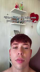 La belleza sin cejas: ¿eres atractivo así?