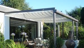 Was ist das richtige beschattungssystem für ihren wintergarten oder ihre terrassenüberdachung?in diesem video erhalten sie hilfreiche einblicke und tipps auf. Wintergartenbeschattung