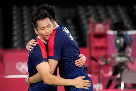 李苦禪、李可染、王雪濤、李建莊、王漱石、王鑄九、許麟廬、陳大羽、李立、婁師白、張德文、齊子如、梅蘭芳、新鳳霞等 齊白石 （1864年1月1日－1957年9月16日），原名 齊純芝 ，字 渭清 ， 祖父 取號 蘭亭 ，老師取名 齊璜 ，字 瀕生 ， 別號 寄萍老人 、 白石. Augepgv5orwxum