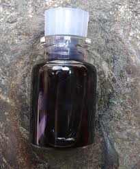 Tidak sedikit praktisi spiritual yang melumuri keris dengan minyak misik, sebelum pusaka tersebut disimpan kembali di tempatnya. Minyak Misik Hitam Minyak Misik Pada Umumnya Digunakan Untuk Merawat Benda Benda Pusaka Hal Ini Dikarenakan Minyak Misik Terutama Misik H Minyak Hitam Aroma