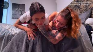 Malafalda helps Yessica Bunny to puke 🤮🔥 : rDirtyMainstreamPorn