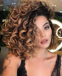 60 Hairstyles Featuring Dark Brown Hair With Highlights Best Curly Haircuts Curly Hair Styles Curly Hair Styles Naturally