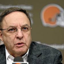NFL: Joe Banner stepping down at Cleveland