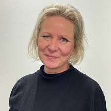 Lorraine Dahl's Instagram, Twitter & Facebook