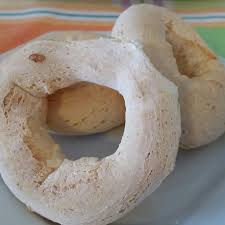 Biscoito De Polvilho Assado No Forno A Lenha Pin Em Culinaria