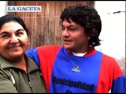 Juega como delantero o mediapunta en el club atlético colón de la primera división de argentina. El Pulga Rodriguez En 2009 El Idolo De Atletico Contaba Su Historia De Vida Youtube