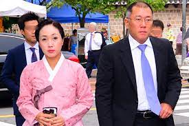 정의선 가장 먼저 빈소왔고, 이재용은 직접 팰리세이드 몰았다 중앙일보 입력 2020.10.27 06:00 수정 2020.10.27 10:29 인쇄 기사 보관함(스크랩) 글자 작게. í•˜ë‚˜ê°™ì´ ë°˜ëŒ€í–ˆë˜ ê²°í˜¼í•œ ìž¬ë²Œ 3ì„¸ì˜ í˜„ìž¬ ëª¨ìŠµ ë„¤ì´ë²„ í¬ìŠ¤íŠ¸