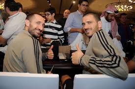 Una scelta di cui lo stesso difensore s'è poi pentito fino a tornare in. Report Giorgio Chiellini Leonardo Bonucci Will Be Ready For Atletico Madrid Black White Read All Over