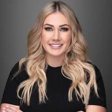 Nicole Luff's Instagram, Twitter & Facebook