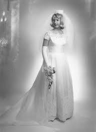 Abiti da sposa degli anni '50, '60, '70 in mostra presso la chiesa dell'annunciata. Anni 60 70 80 90