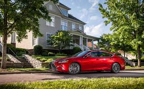 The es used to be built on the same platform as the camry, but it moved over to the avalon platform with the introduction of the. Comparison Toyota Avalon Limited Hybrid 2018 Vs Lexus Es 300h 2019 Suv Drive