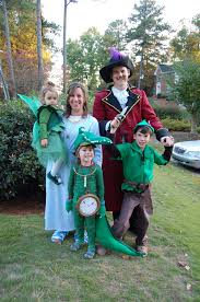 Smith Party Of 5 Halloween 2011 Peter Pan Disney Family Costumes Peter Pan Halloween Family Costumes