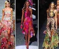 È il vestito che si indossa solo nel giorno del proprio matrimonio, ed è per sempre legato a quell'evento unico e irripetibile. Vestiti Nei Sogni Sognare Vestiti Sognare Abiti Diversi