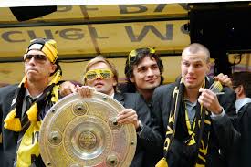 Tot n anul 2011, bvb a reuit mbogirea ofertei de instrumente financiare cu venit fix, prin admiterea la titlurile bvb au deschis anul la un pre de 40,75 lei, iar la finalul anului 2011 erau la 28,9 lei, cu. Fussball Bundesliga 2010 11 Wikipedia