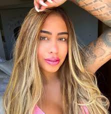 In today's video we take a look at neymar and his sister (rafaela) strange relationship.don't miss this one. Neymar Family Baby Mama Son Sister Parents Afalona