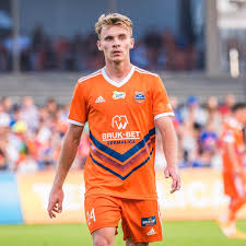 Kurs na zwycięstwo gospodarzy wynosi 1.25. Bruk Bet Termalica Nieciecza 2021 22 Home Kit