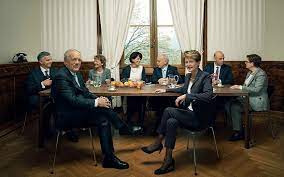 Le conseil fédéral se compose de sept personnes, qui sont chacune à la tête d'un des sept départements. Official Federal Council Photographs Since 1993