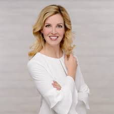 Агент по недвижимости, строительные услуги и поставки стройматериалов. Angelika Fischer Marketing Managerin Quartier Acht Exklusive Immobilien Xing