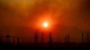 The sky over parts of nevada and california turned red and orange as the caldor fire, which erupted over the weekend, exploded in size on tuesday and ran through the town of grizzly flats. Latest Southern California Wildfire Is Now 33 Contained Abc News