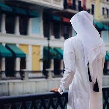 سل م على قلبي وودعني وغاب عذره معه لكن انا ماني معه arab men fashion handsome arab men cute boys images