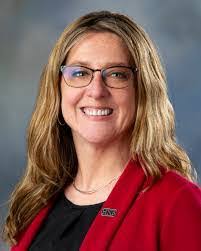 Robin Brummett's Instagram, Twitter & Facebook