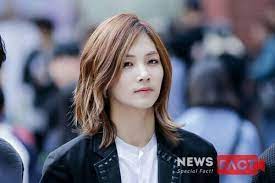 Seventeen Jeonghan S Envied Hair Kpop Korean Hair And Style Long Hair Styles Korean Hairstyle Jeonghan