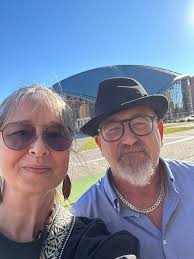 Guys, wanted to ask you all for a small favour. If you like my group, can  you please share it with your Facebook friends? ❤️🙏