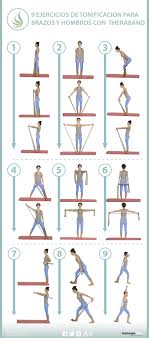 Aprende A Tonificar Y Potenciar Tus Brazos Y Hombros Con Theraband Ejercicios Ejercicios Para Brazos Ejercicios Con Banda