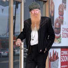 The texas guitar great who was in the psychedelic moving sidewalks before he became the de facto leader of zz top. Billy F Gibbons Auf Twitter Vogue Zz Top Front Man Billy Gibbons Outfit Is The Fashion Inspiration Men Need Now Check It Out Here Https T Co Rqqvfq9awn Https T Co Kozlyld7xb