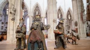 Despite the reinforcements, it would have been a relatively fragile object, and there is evidence that it had undergone repair. Kommentar Melchior Sollte Im Munster Bleiben Region Nordbayern